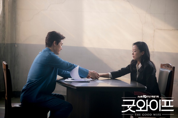  p data-id="gnco92koa3">《傲骨贤妻》是韩国tvn电视台于2016年7月8