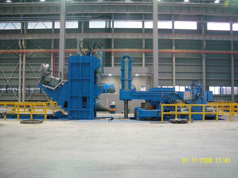 加工范围大,具有材料利用率高的优点,国内最大的碾环机是d53k-12000