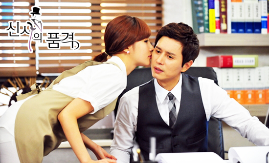  p>尹真伊(yoon ji ni),1990年7月27日出生于韩国大田广域市,毕业于 a