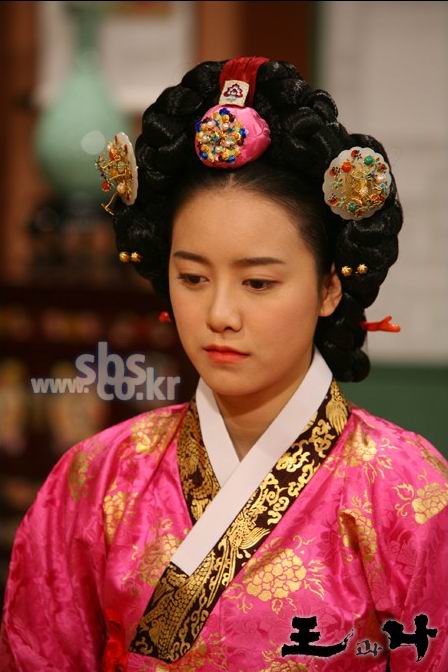  p>《王与我》是韩国sbs电视台制作的古装剧,由金在衡,孙载成执导, a