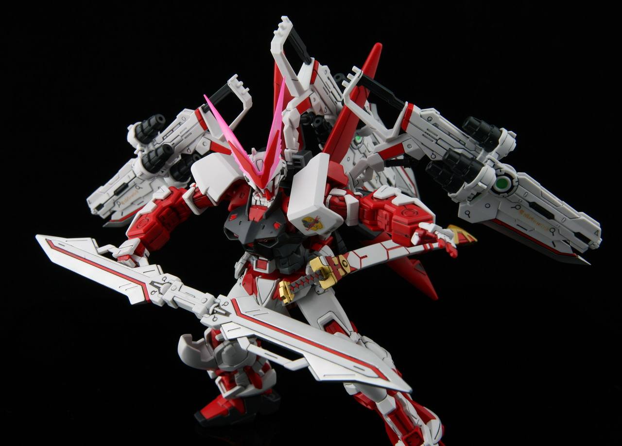 异端高达红色机红龙形态