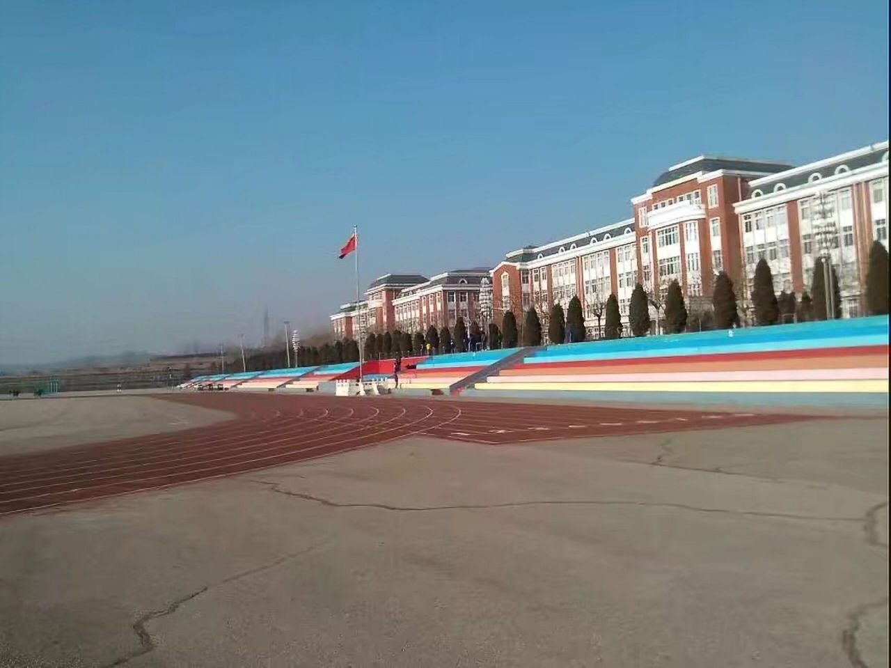  p>庄河市第二高级中学是 a target="_blank" href="/item/庄河市教育