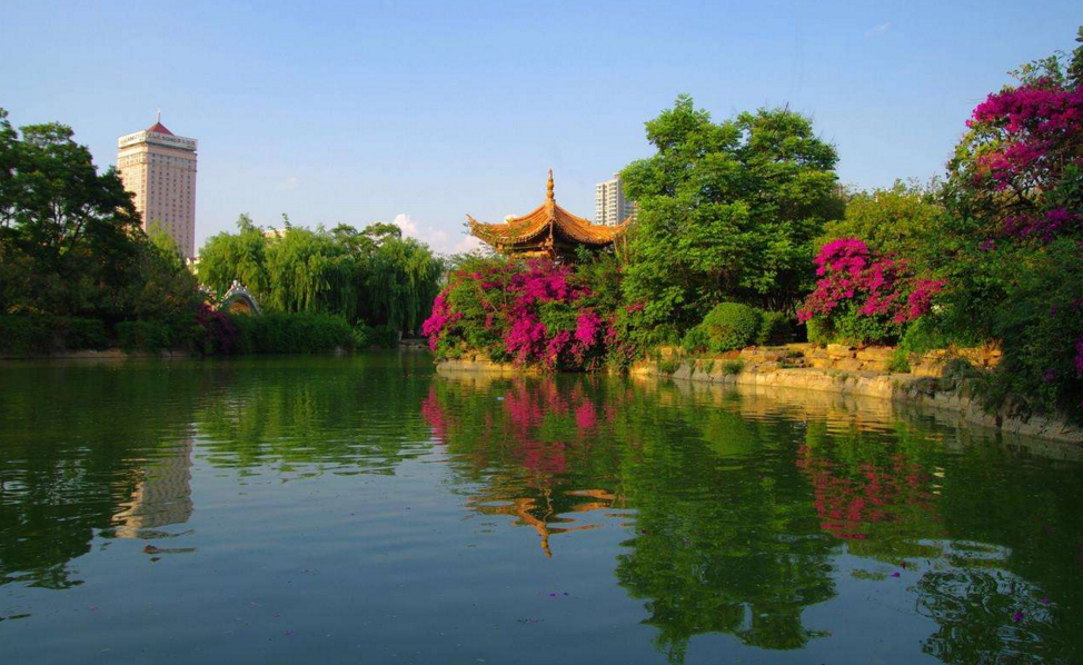  p>麒麟公园位于云南省 a target="_blank" href="/item/曲靖市