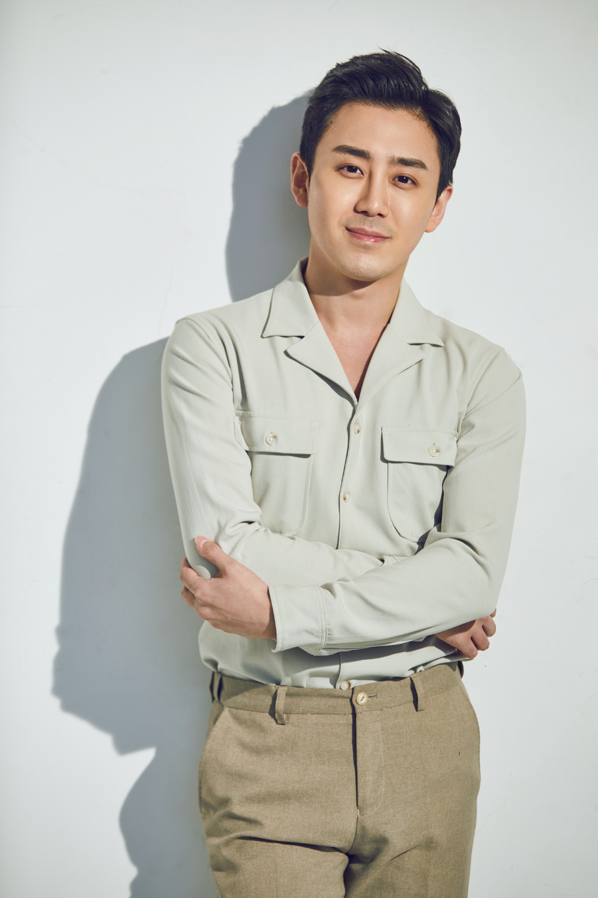  p>阎行一,1987年5月24日出生于辽宁省抚顺市,毕业于 a target="