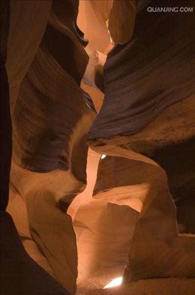  p>羚羊峡谷是世界上著名的狭缝型 a target="_blank" href="/item