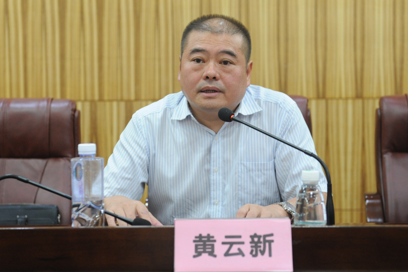  p>黄云新,1962年12月生,湖南汉寿人,省委党校大学学历,高级政工师.