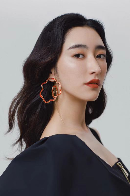  p>曲尼次仁,1986年5月15日出生于西藏阿里,中国内地影视女演员,舞者