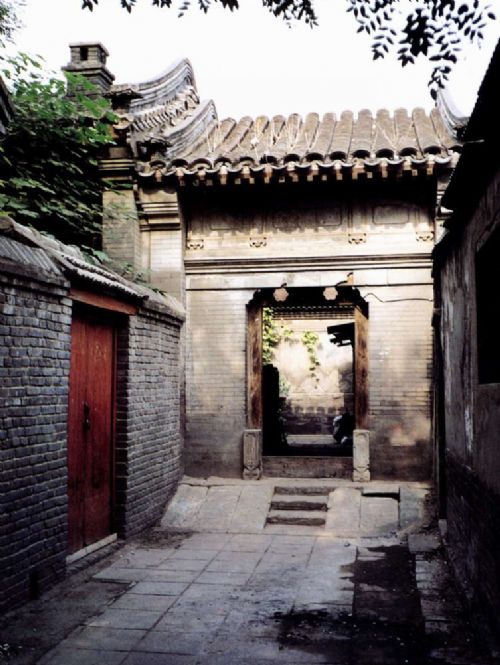  p>大砂锅琉璃胡同大沙果胡同:旧称大砂锅琉璃胡同,砂锅刘胡同,是以手