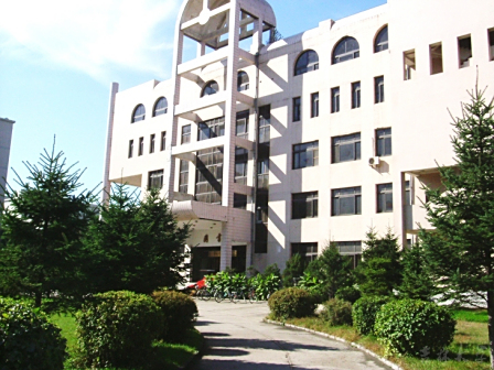 <p>和平校区图书馆