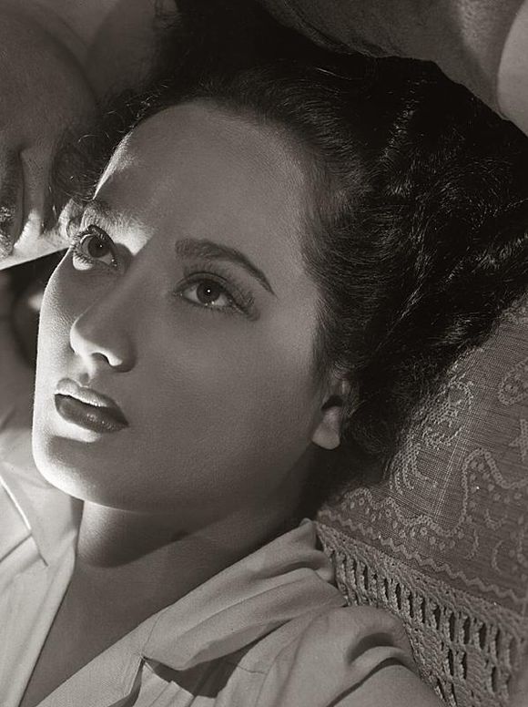  p>曼尔·奥勃朗(merle oberon,1911年2月19日—1979年11月23日),出生