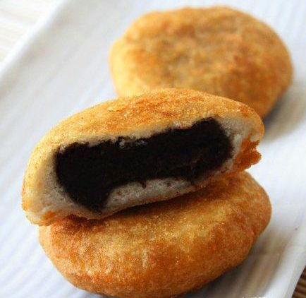  p>天津炸糕是天津传统 a target="_blank" href="/item/特色小吃