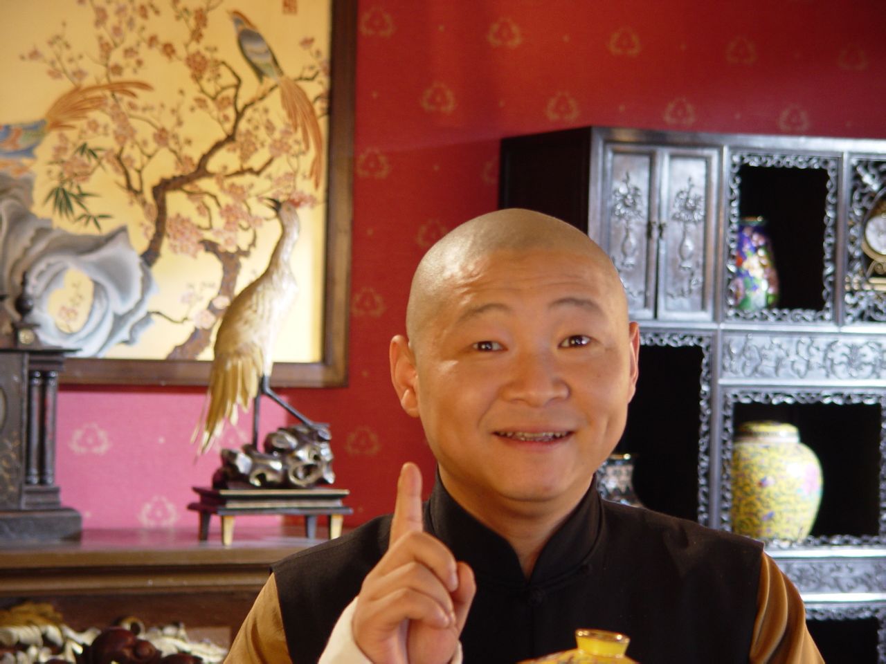  p>赵亮,1969年5月3日出生于四川成都,中国影视演员.