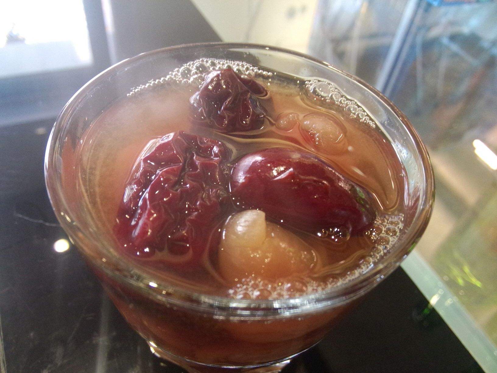  p>红枣茶是以红枣为主料制作的药膳. /p>