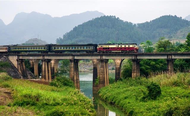 p>黎湛铁路(litang-zhanjiang railway),简称黎湛线,是中国一条连接 