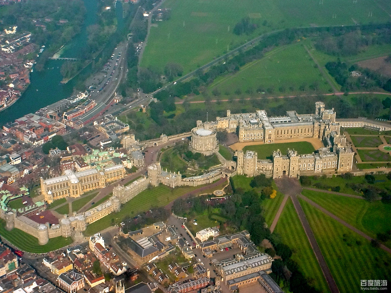  p>温莎城堡 i>(英语:windsor castle) /i>位于英国 a target="_blank