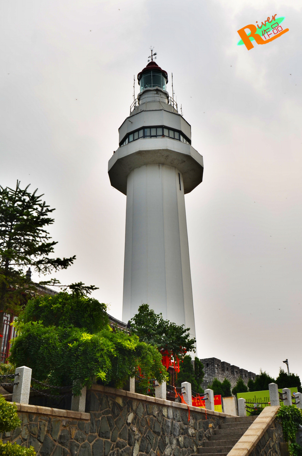  p data-id="tajnmv1qsron">烟台山,是烟台市的标志性景区, a target=