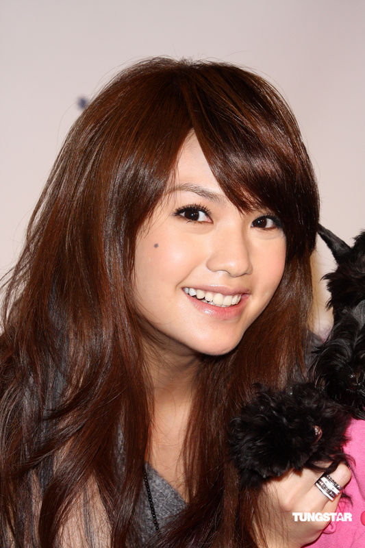  p>杨丞琳(rainie yang),1984年6月4日出生于台湾省台北市,祖籍广东