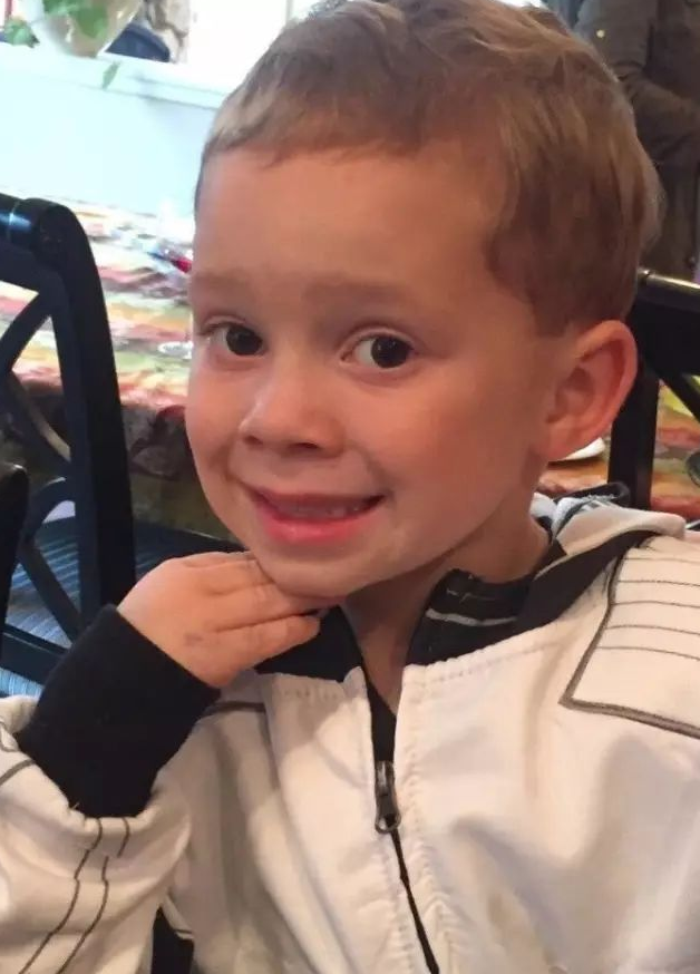  p>加文·托马斯(gavin thomas),来自美国,因假笑表情火爆全网,被网友