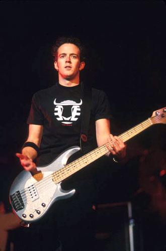  p>大卫·菲尼克斯·法雷尔(david phoenix farrell)原名david  a