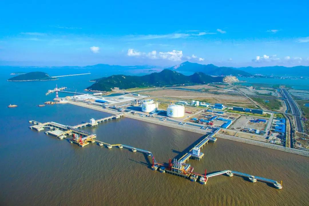 The Strategic Benefits of Developing LNG Terminals in Ports