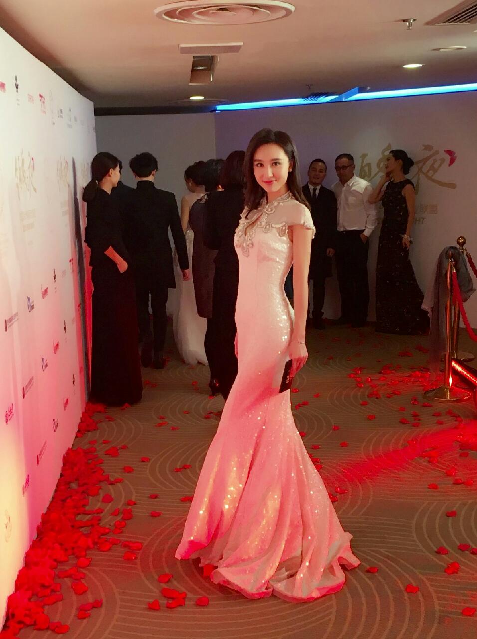  p data-id="go0to9dikz">李玮,女,山东青岛人,浙江广播电视集团主持