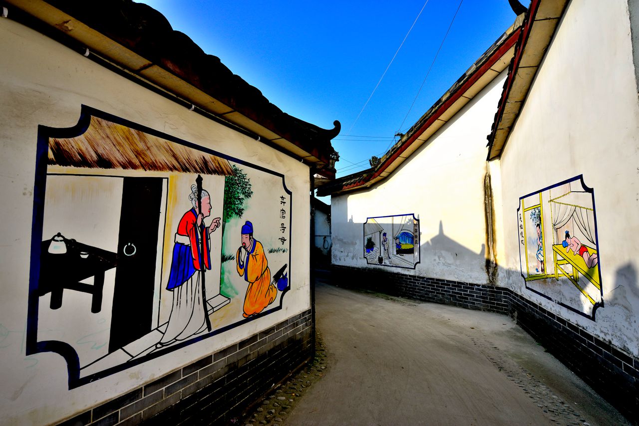  p data-id="gnyxnbzrkt">年画村地处四川省绵竹市南大门 a target="