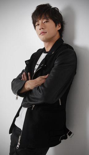  p>李天熙,1979年2月19日出生于韩国,韩国男演员,毕业于 a target="