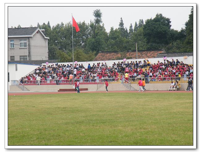  p>仪征市第二中学,简称二中,成立于1959年,位于江苏省的仪征市. /p>