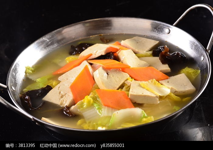 双菇豆腐锅