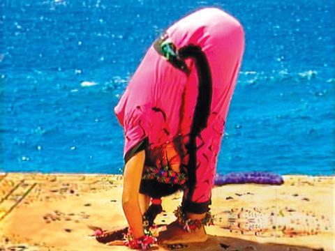  p data-id="go00y7fsoz">张蕙兰生长于香港,是将瑜伽引入中国的第一