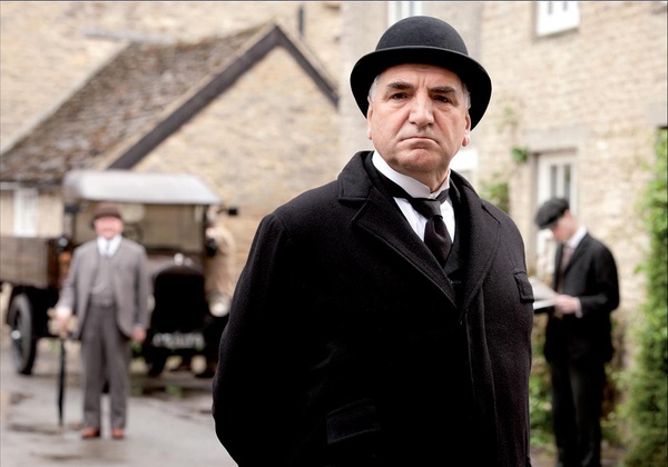 ( b> i>downton abbey /i> /b>)是由英国itv电视台出品的时代迷你剧