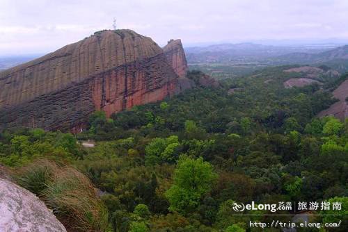  p>齐庐山风景区位于义乌市北郊,苏溪镇境内,以山色观光为主,景区以齐