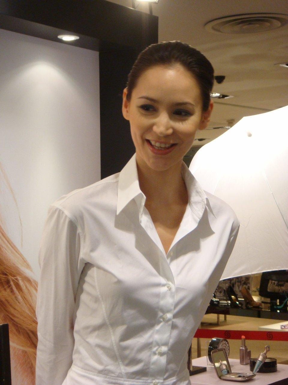  p>胡蓓蔚,1971年11月12日出生于上海,中国女歌手,演员,主持人.