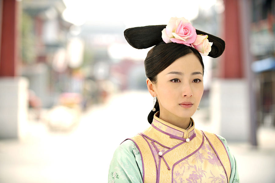  p>《步步惊心》改编自 a target="_blank" href="/item/桐华/1184197