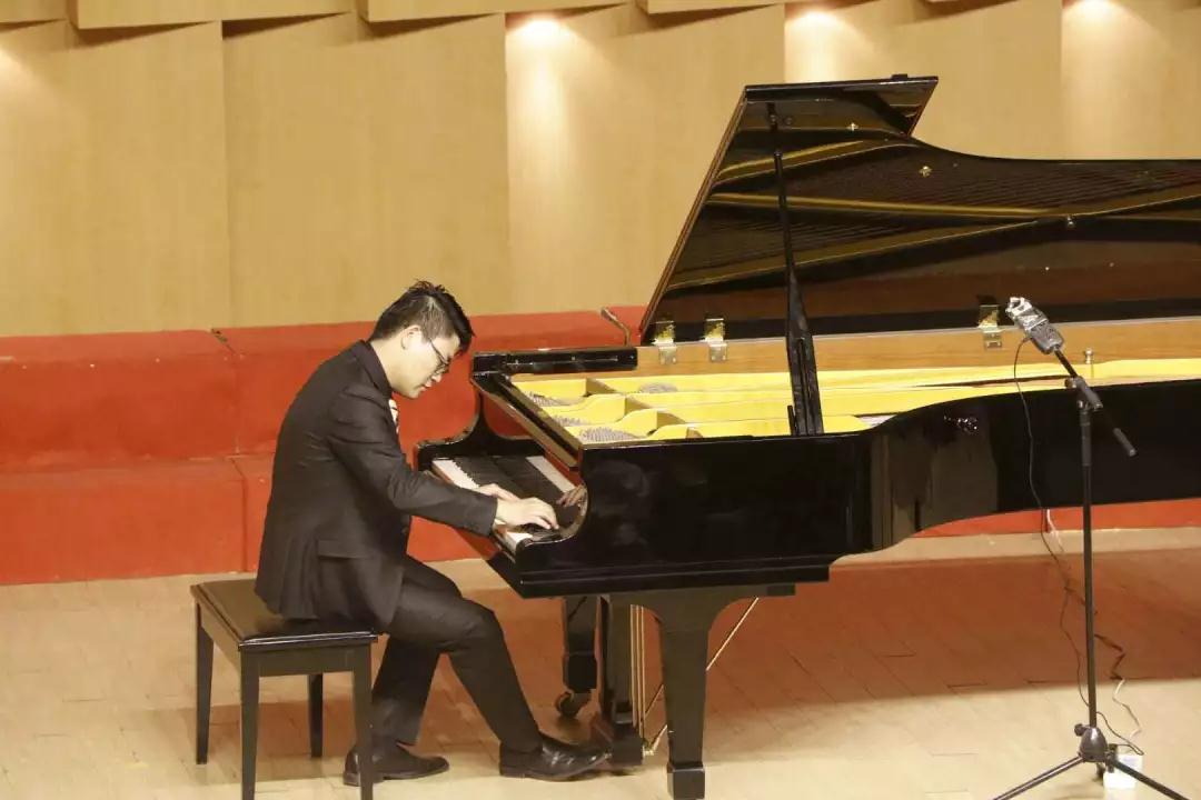 data-id="gnbryob23w">金宇,青年钢琴家,美国波士顿大学钢琴演奏博士