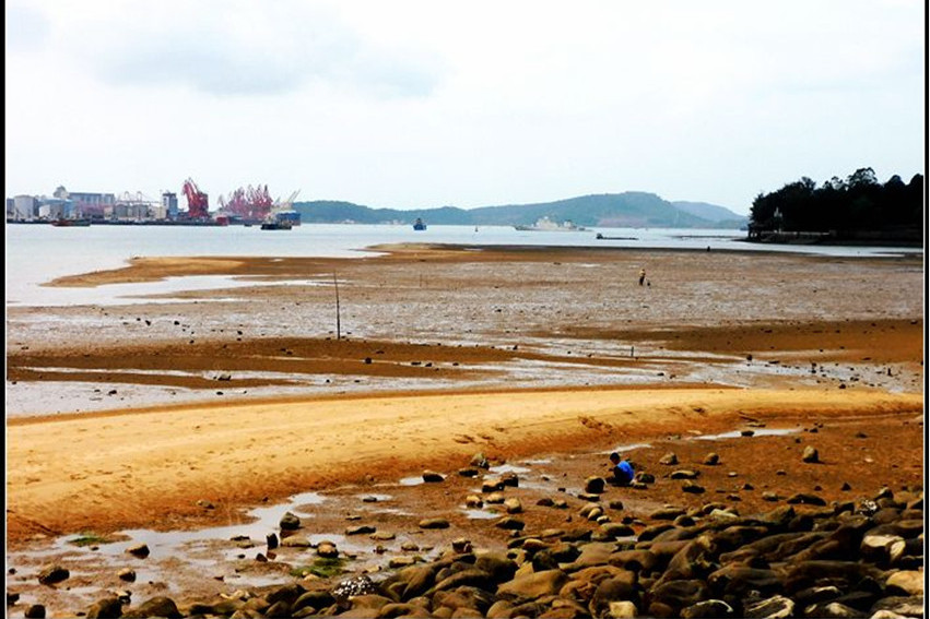 西湾城市沙滩