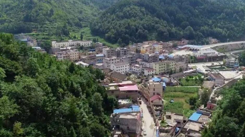  p>板当镇,隶属于贵州省安顺市紫云苗族布依族自治县,地处 a target="