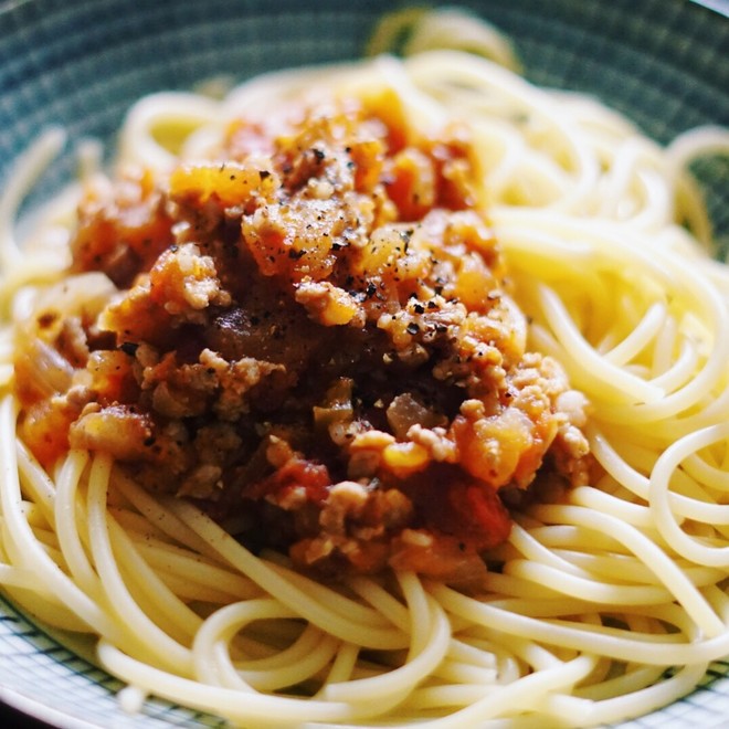  p>肉酱意粉是一道家常 a target="_blank" href="/item/菜肴