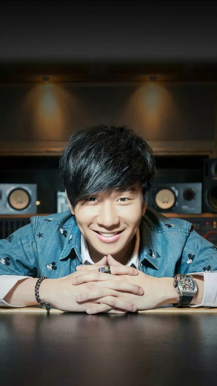  p>林俊杰(jj lin),1981年3月27日出生于新加坡,祖籍中国福建省厦门市