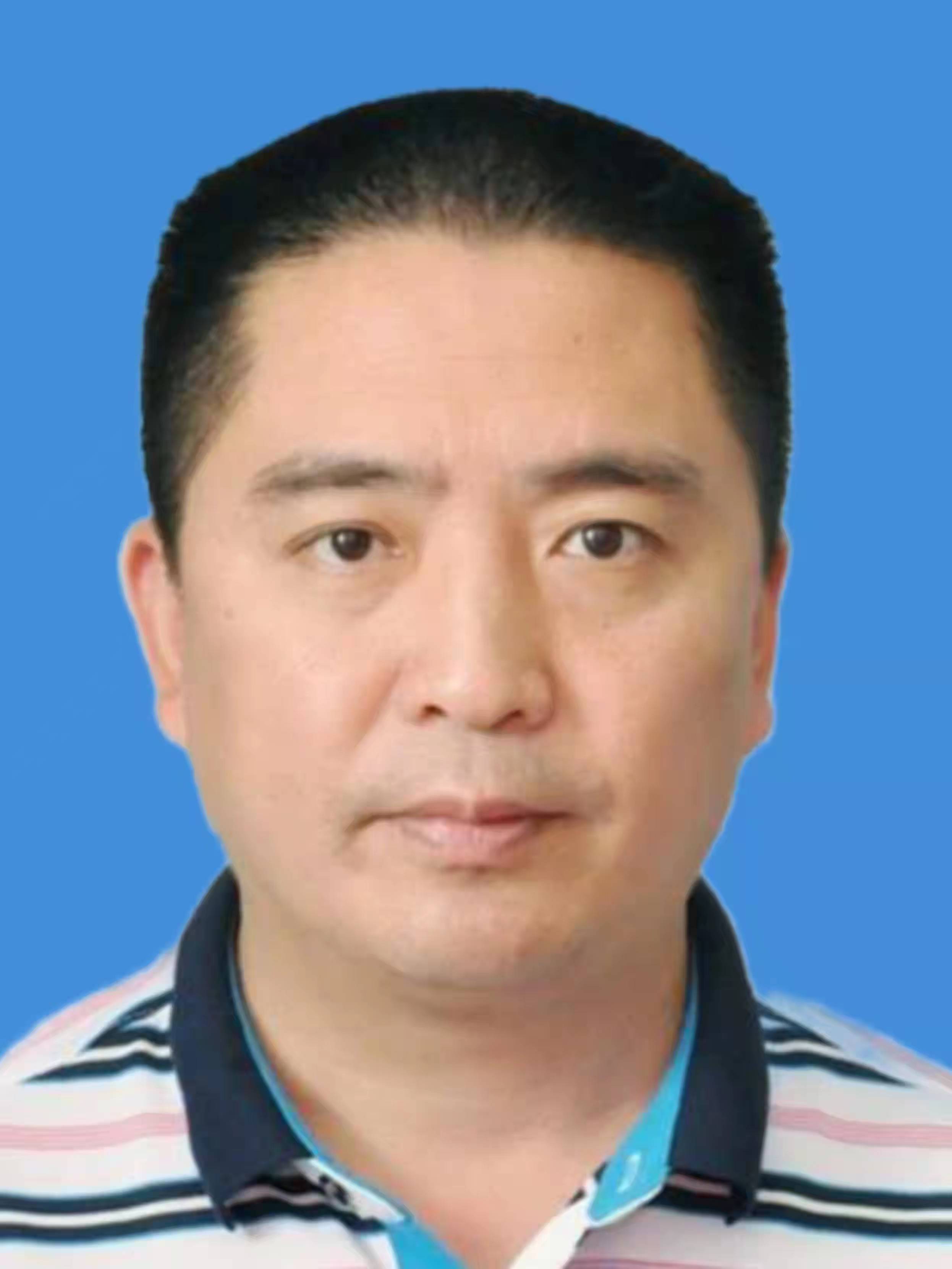 现任重庆市綦江区卫生健康委党委书记,主任.