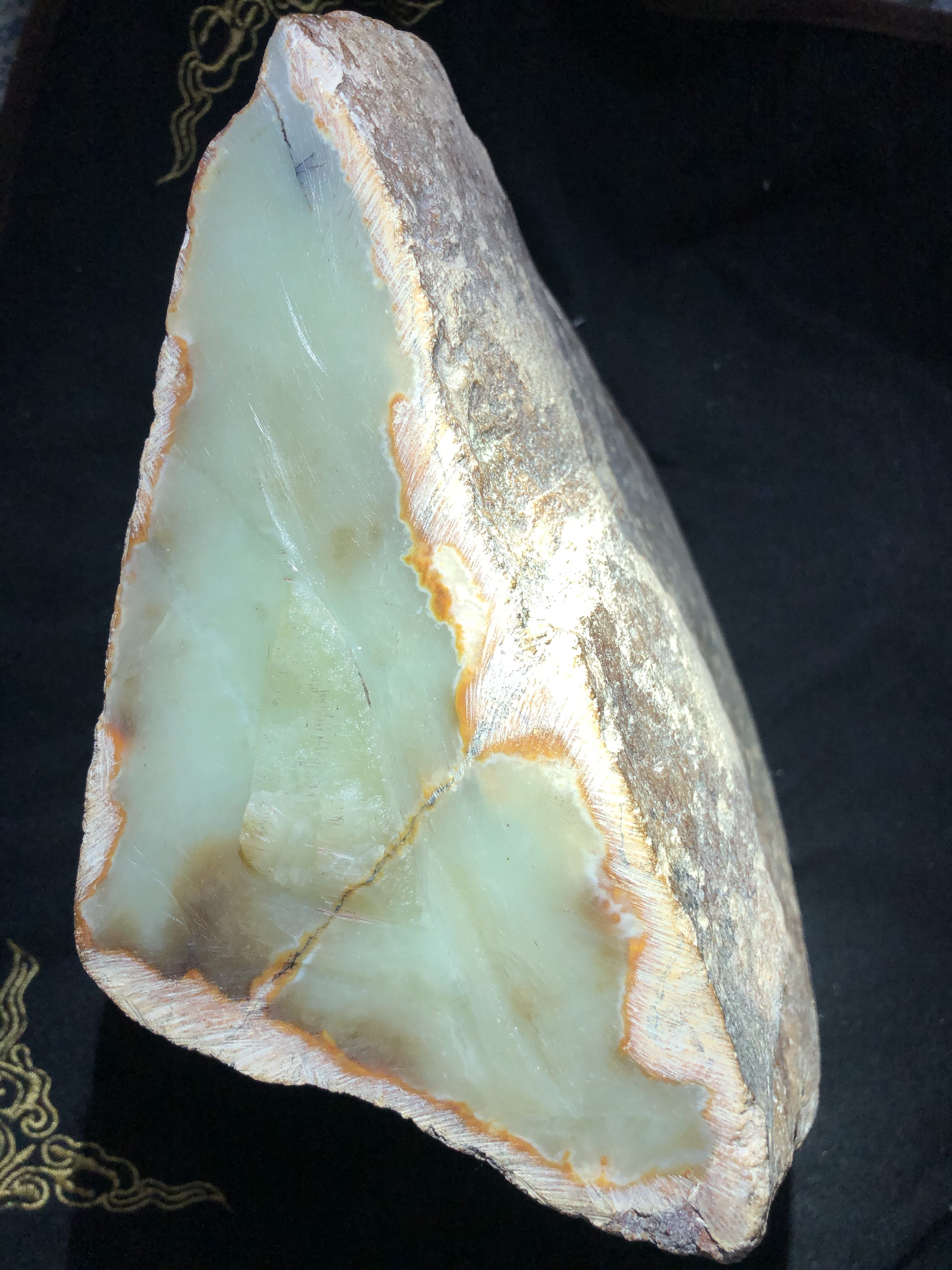  p>在 a href="#" data-lemmaid="128252">岫岩 /a>这种透闪石质玉通