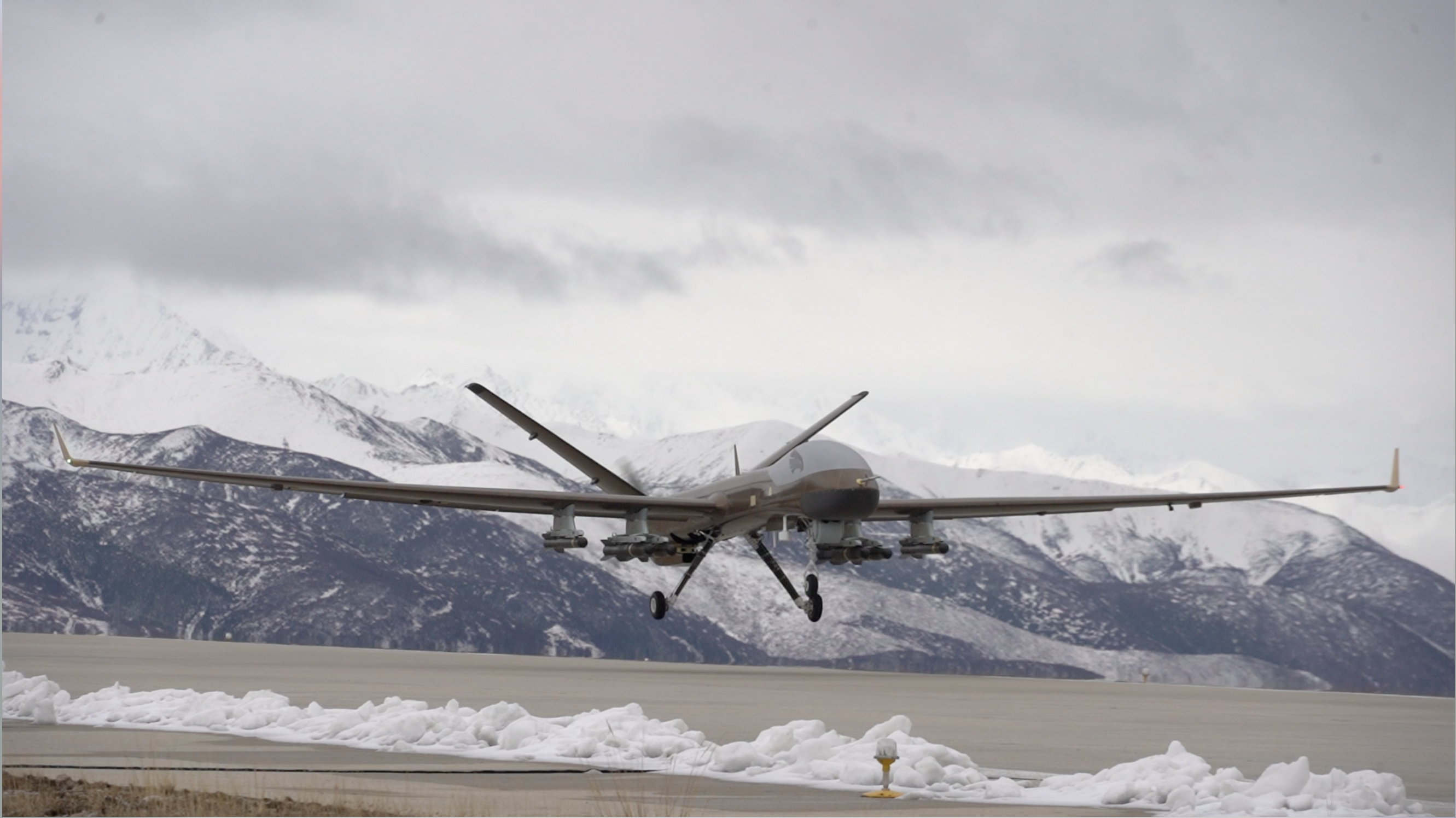 p>翼龙-1e无人机,由中航无人机公司自主研制的全复材多用途大型无人机