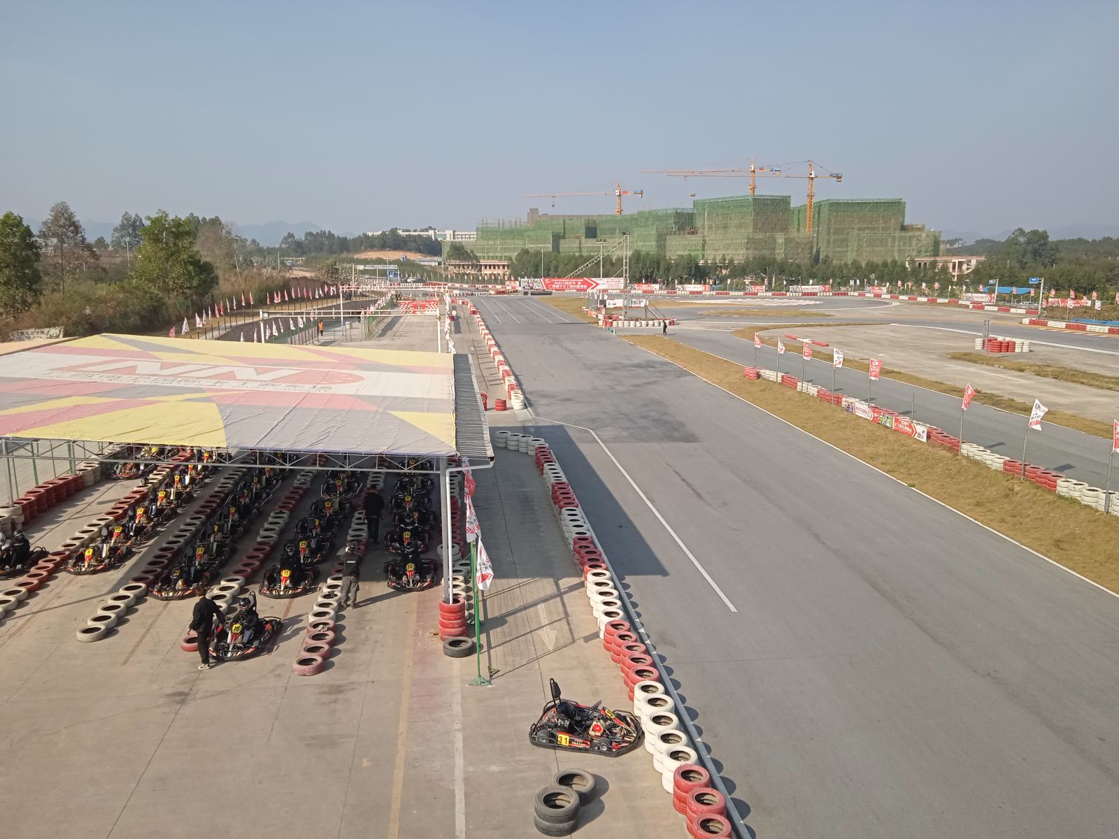  p>南宁国际卡丁车赛车场位于三塘镇029县道四塘社区广西交院驾校训练