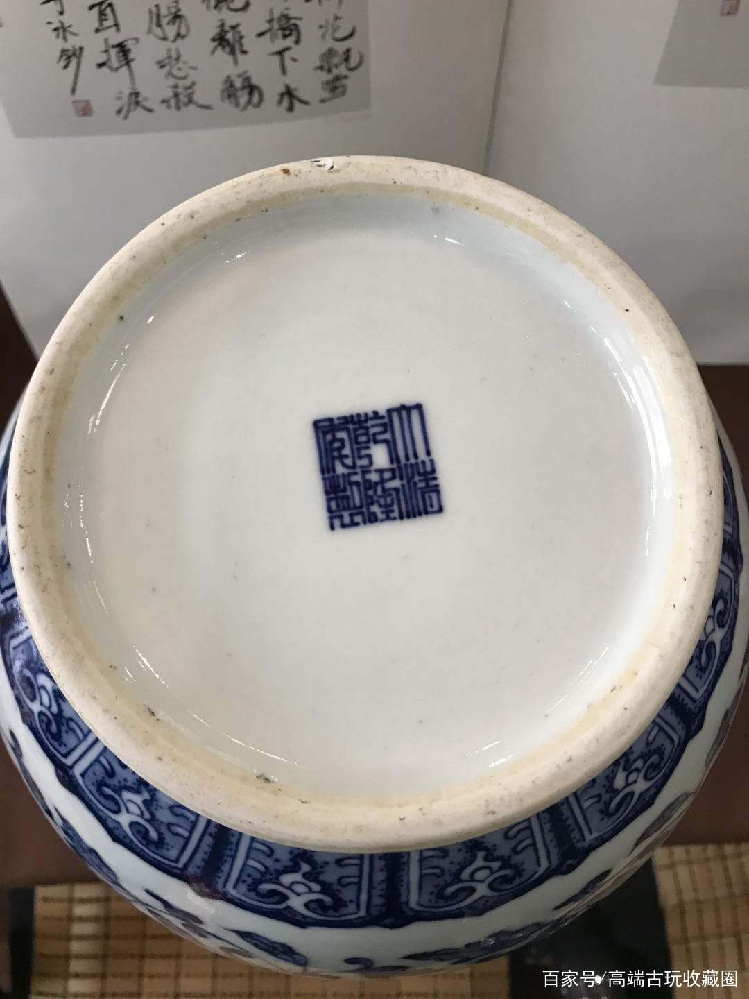 精品推荐—大清乾隆年制款青花缠枝莲纹长颈瓶_百科TA说