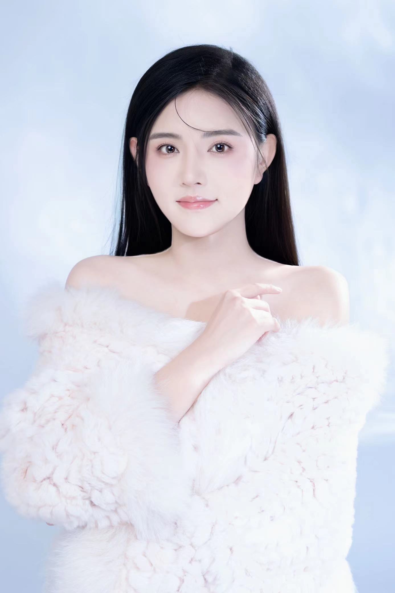 p data-id="tyeew2cagmze">李明珠,演员 /p> p data-id="tyelwdr71