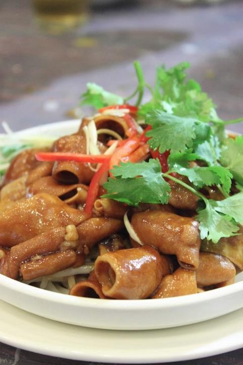 豉油皇菜心炒鹅肠