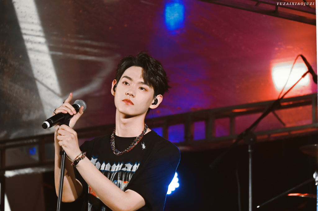 明日之子田鸿杰