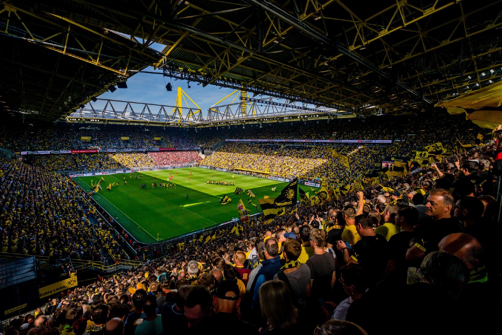  p>伊杜纳信号公园球场(signal iduna park)是德甲球队 a target="