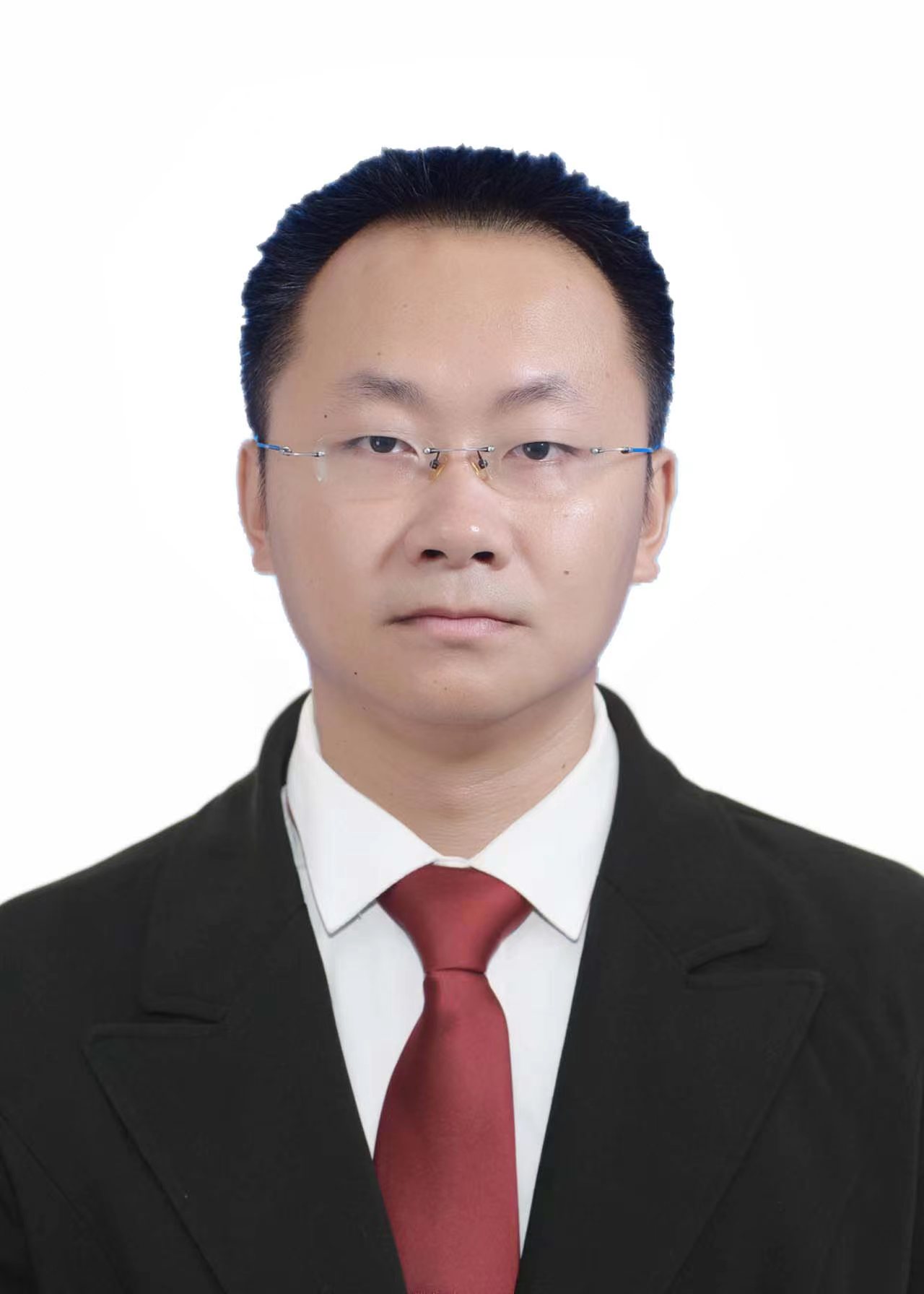  p data-id="tkwcf6iv8pud">杨鹏,男,汉族,1984年6月生,大学本科学历