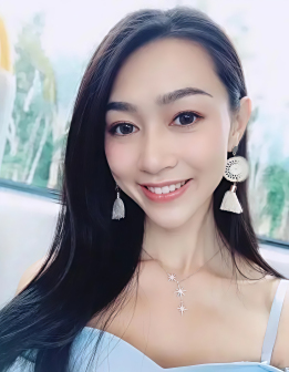 黄嘉雯照片